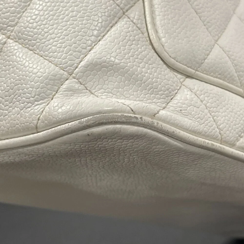 Chanel White Medallion Tote Gold Hardware (JB1027) - Picture 10 of 14